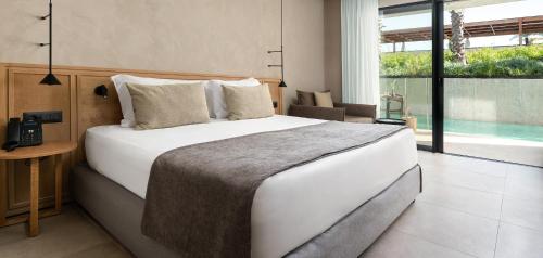 Deluxe Room with Swim Up Pool del hotel Helea Lifestyle Beach Resort. Foto 4