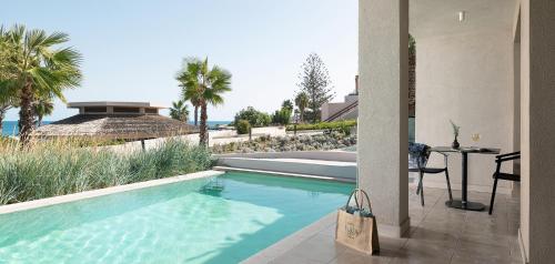 Helea Suite with Swim Up Pool del hotel Helea Lifestyle Beach Resort. Foto 1