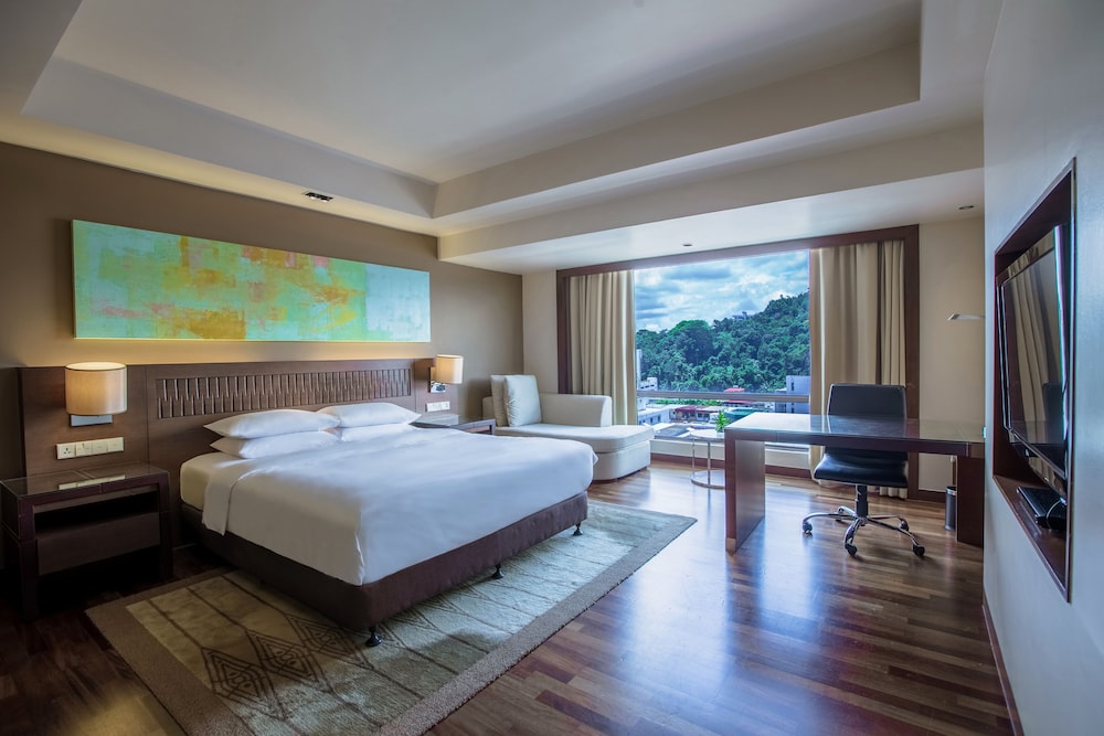 1 cama king size, vistas locales, planta alta, acceso al Club del hotel Hyatt Regency Kinabalu. Foto 3
