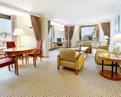 Suite esquinera con cama extragrande - Suite Río Danubio del hotel Hilton Budapest