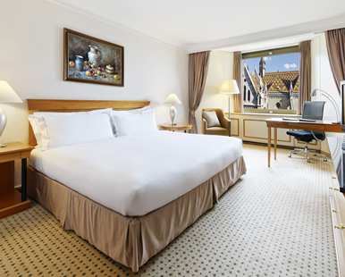 Habitación Hilton con cama extragrande - Patio del hotel Hilton Budapest
