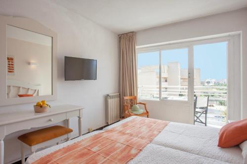 Habitación Doble con balcón - 2 camas del hotel BJ Playamar & Apartamentos. Foto 1