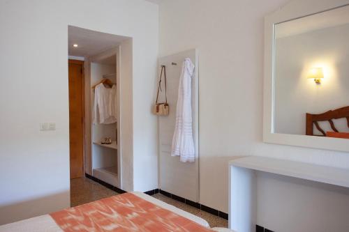 Habitación Doble con balcón - 2 camas del hotel BJ Playamar & Apartamentos. Foto 3