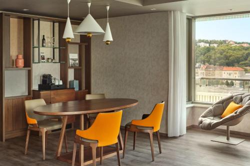 Suite Executive con acceso al club lounge M del hotel Budapest Marriott. Foto 5