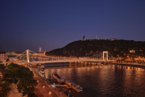Suite Estudio Esquinera con acceso al club lounge M del hotel Budapest Marriott. Foto 9