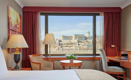 Habitación Clásica con vistas al río del hotel InterContinental Budapest by IHG. Foto 2
