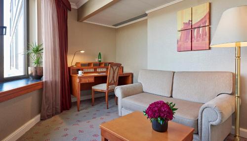 Suite Junior con vistas al río del hotel InterContinental Budapest by IHG. Foto 5