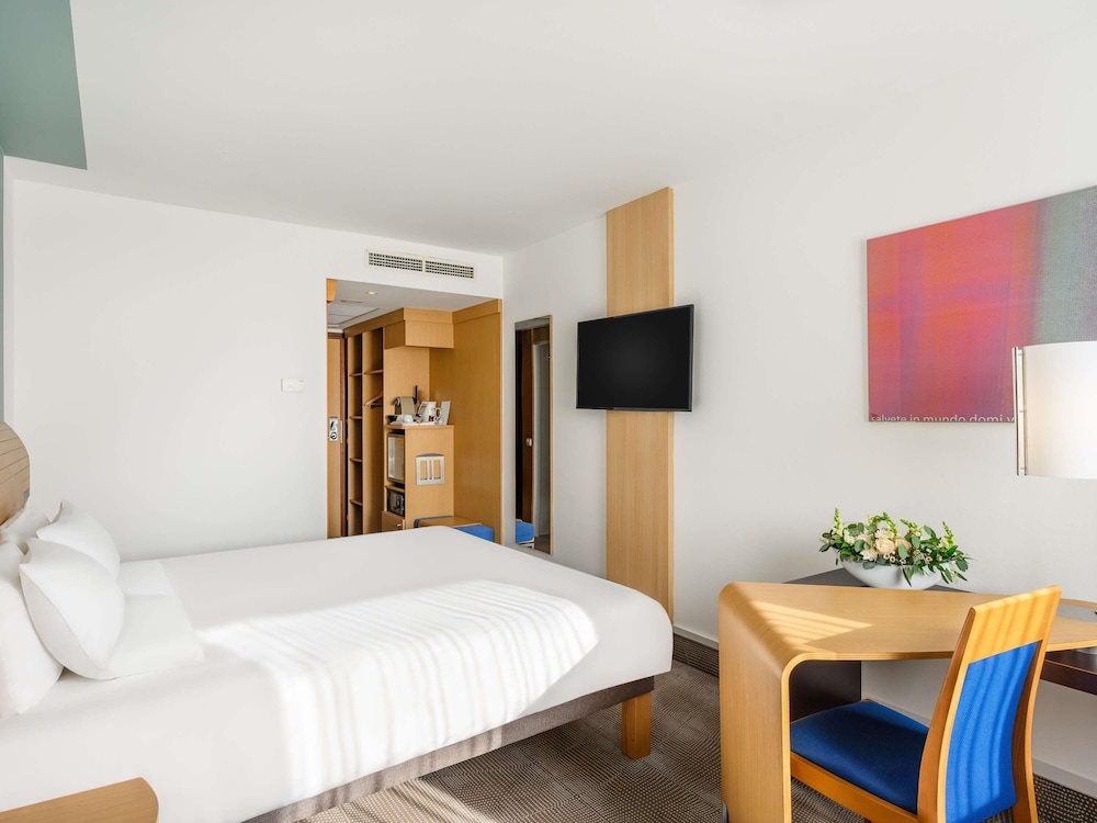 Habitación superior, 1 cama doble del hotel Novotel Budapest City. Foto 1