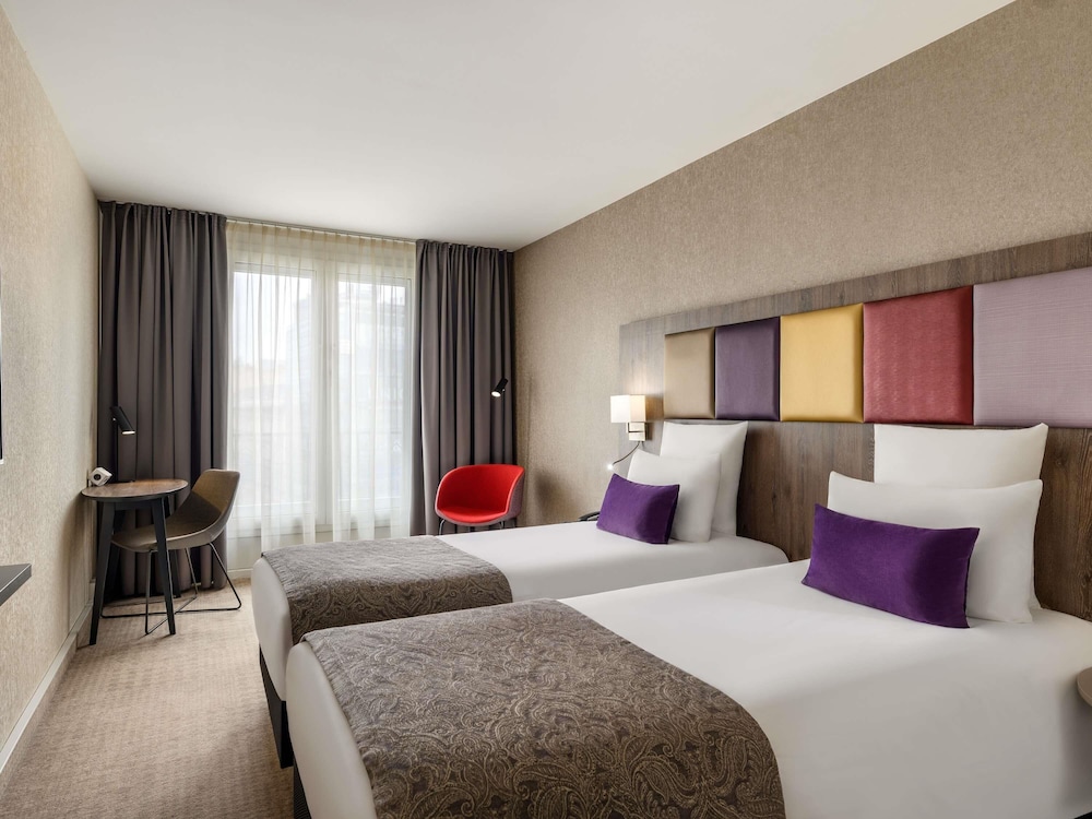Habitación Superior con 2 camas individuales, sienta el toque de la historia real con espíritu local del hotel Mercure Budapest Korona. Foto 4
