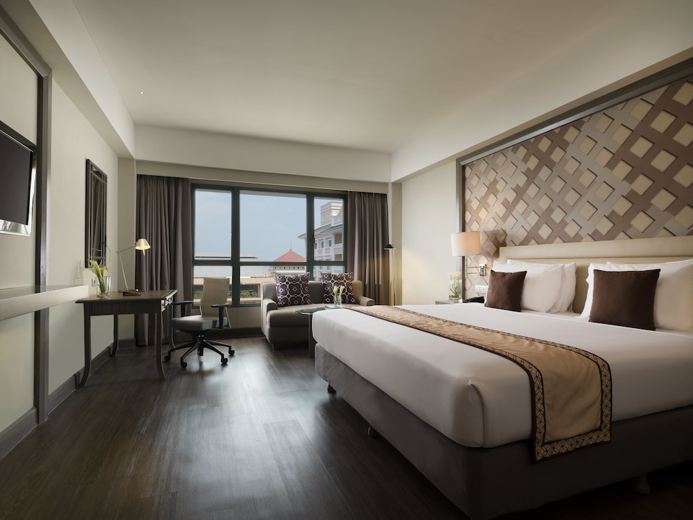 Deluxe Room Vista ciudad del hotel Melia Purosani Yogyakarta. Foto 1