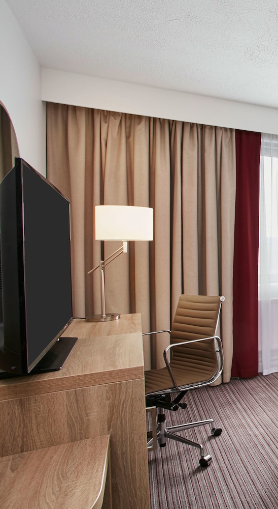 Habitación, 1 cama de matrimonio grande del hotel Hilton Garden Inn Dublin City Centre. Foto 1