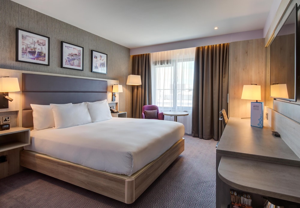 Habitación Deluxe, 1 cama de matrimonio grande del hotel Hilton Garden Inn Dublin City Centre. Foto 2