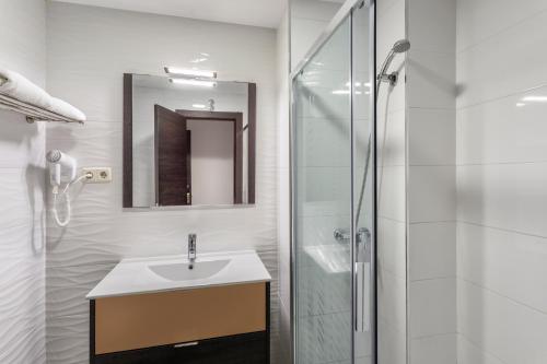 Habitación Triple del hotel Victoria. Foto 4