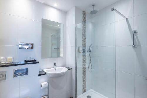 Suite Junior del hotel Riu Plaza The Gresham Dublin. Foto 3