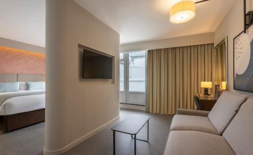 Suite Junior del hotel Riu Plaza The Gresham Dublin. Foto 5