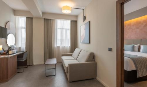 Suite Junior del hotel Riu Plaza The Gresham Dublin. Foto 8