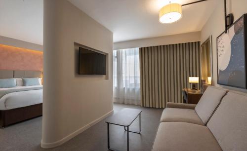 Suite Junior del hotel Riu Plaza The Gresham Dublin. Foto 9
