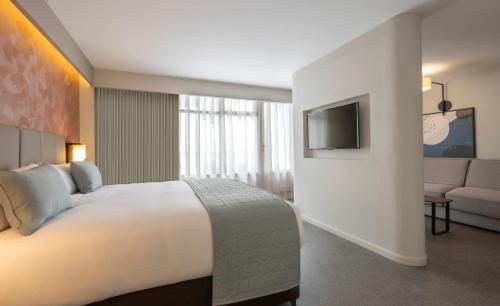 Suite Junior del hotel Riu Plaza The Gresham Dublin. Foto 11
