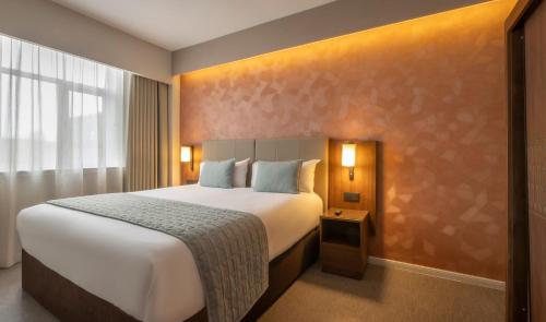 Suite Junior del hotel Riu Plaza The Gresham Dublin. Foto 12