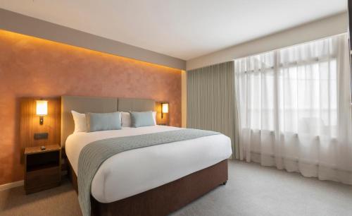 Suite Junior del hotel Riu Plaza The Gresham Dublin. Foto 13