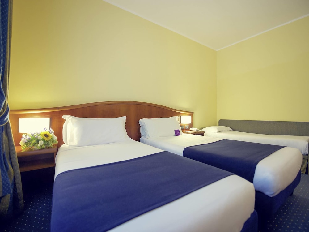 Habitación Standard con 2 camas individuales del hotel Mercure Genova San Biagio. Foto 6