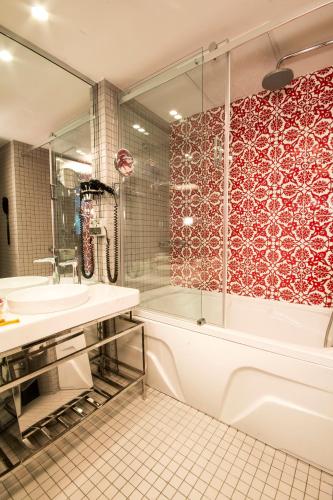 Habitación Doble Económica - Planta sótano del hotel Sura Hagia Sophia. Foto 1