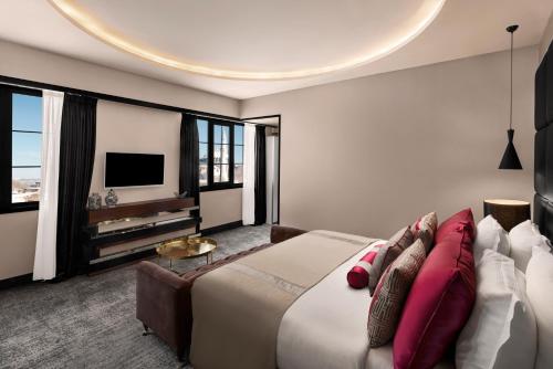 Suite con vistas panorámicas - Cama extragrande del hotel Sura Hagia Sophia. Foto 2