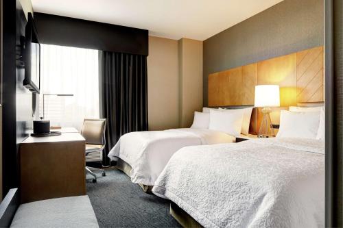 Habitación Doble adaptada para personas con discapacidad auditiva - 2 camas dobles - No fumadores del hotel Hampton Inn Brooklyn/downtown. Foto 1