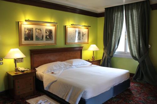 Habitación Doble Deluxe del hotel Albani Firenze. Foto 16
