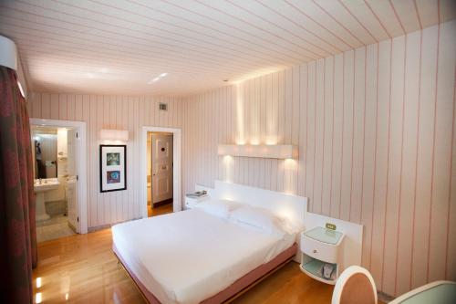 Habitación Doble Superior con terraza del hotel Albani Firenze. Foto 12