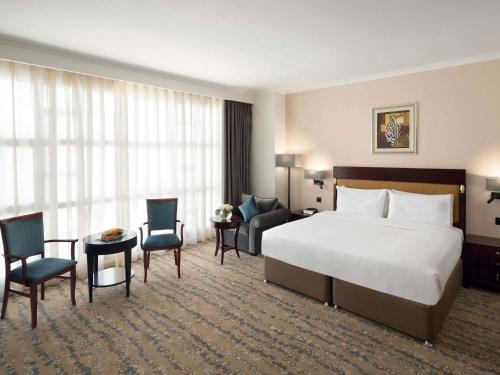 Executive King Room with Tower View del hotel Anwar Al Madinah Movenpick