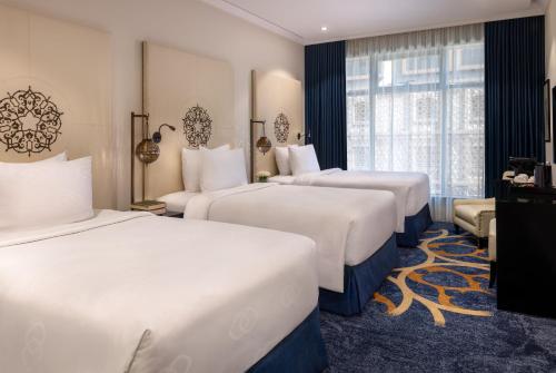 Classic Room Triple Bed del hotel Sofitel Shahd Al Madinah. Foto 1