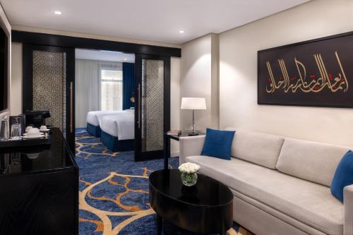 Prestige Twin Suite with Partial Haram Plaza View del hotel Sofitel Shahd Al Madinah
