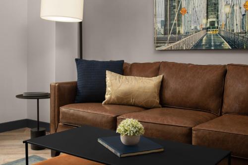 Suite Premier de 1 dormitorio del hotel Citadines Connect Fifth Avenue New York. Foto 8