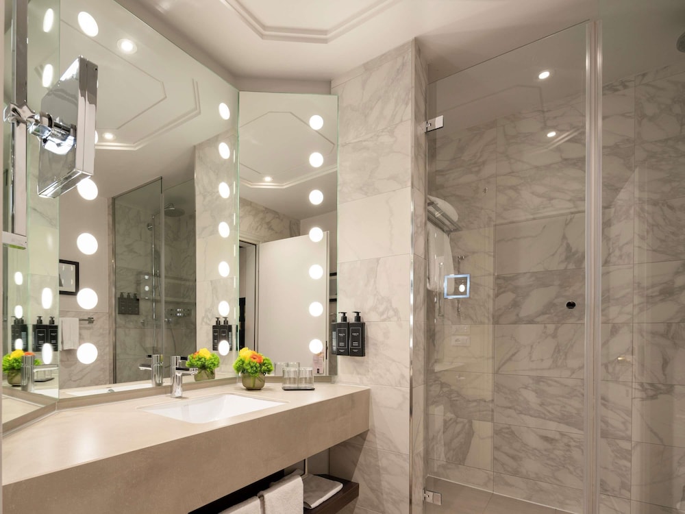 SUITE JUNIOR, 1 Cama King Size del hotel Cerretani Hotel Firenze - MGallery Collection. Foto 4