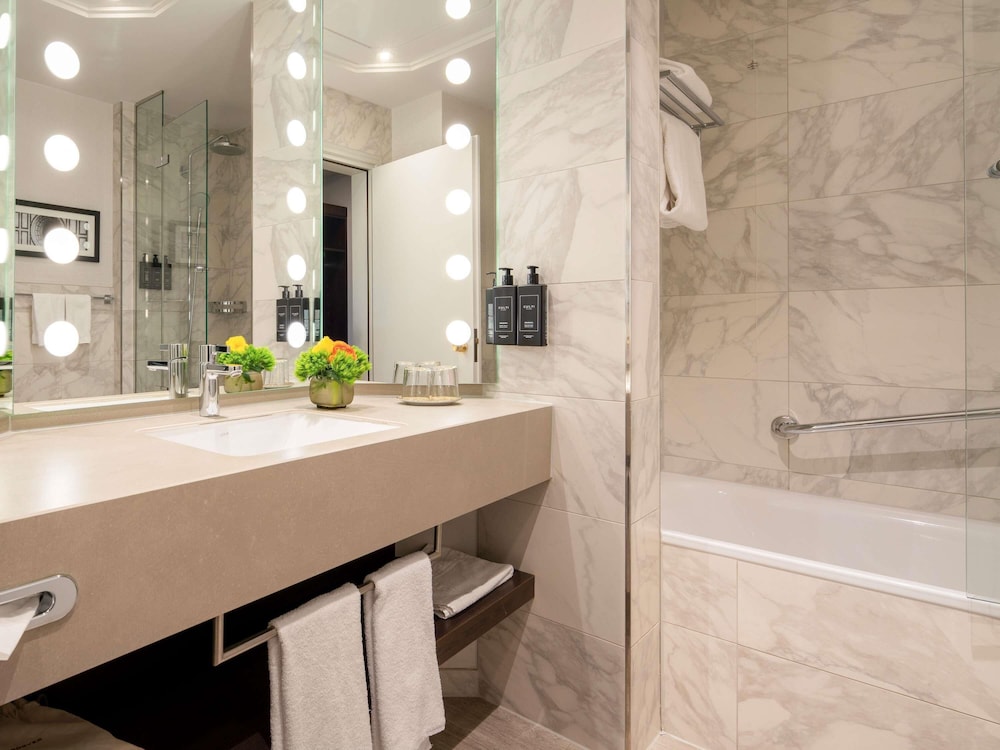 Suite, 1 cama king size del hotel Cerretani Hotel Firenze - MGallery Collection. Foto 7