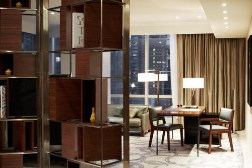 Suite Vista Mar 1 Cama king 1 habitación Normal del hotel Park Hyatt New York. Foto 1