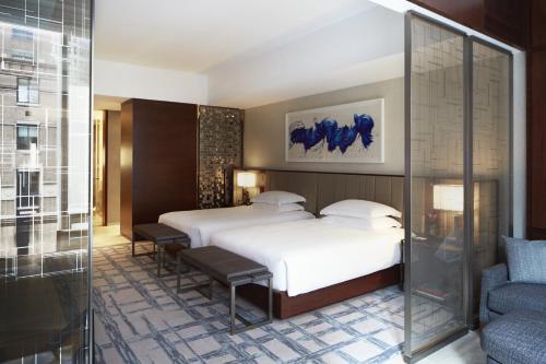 Suite Estudio con 2 camas dobles del hotel Park Hyatt New York. Foto 3