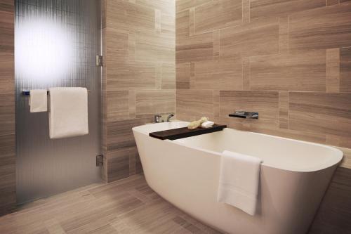 Habitación Doble con vistas a la ciudad - 2 camas dobles del hotel Park Hyatt New York. Foto 3