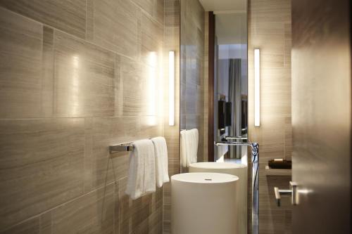 Suite 1 habitación con salón Vista ciudad 1 Cama super king del hotel Park Hyatt New York. Foto 1