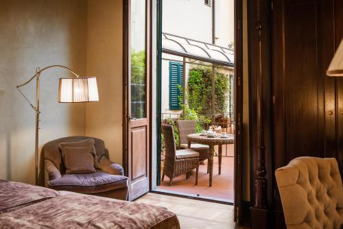 Habitación Doble con patio del hotel Grand Baglioni. Foto 2