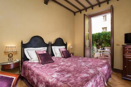 Habitación Doble con patio del hotel Grand Baglioni. Foto 6