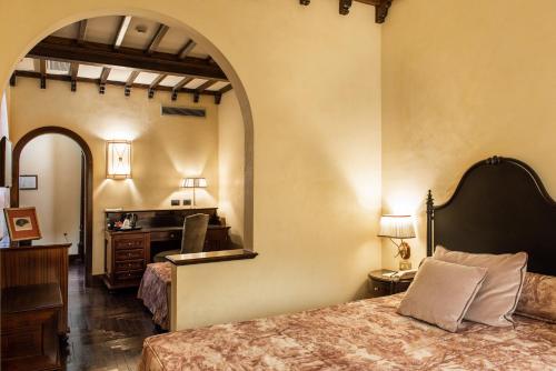 Habitación Triple Clásica del hotel Grand Baglioni. Foto 5