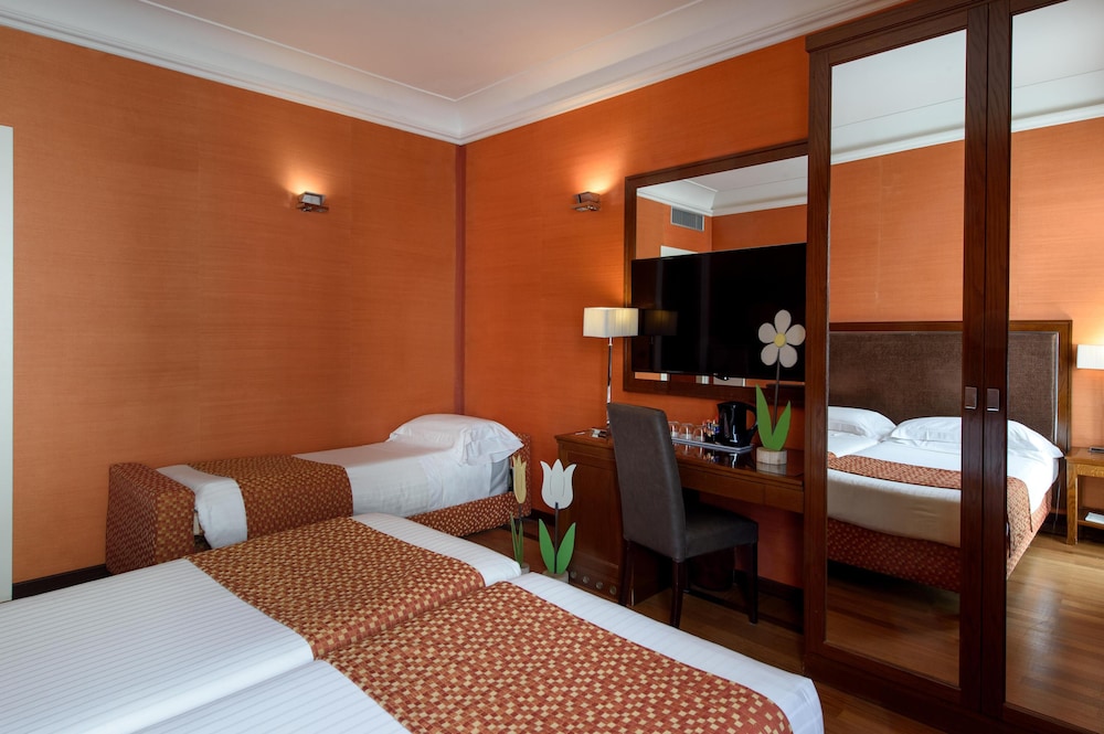 Habitación triple Confort del hotel Grand Adriatico. Foto 1
