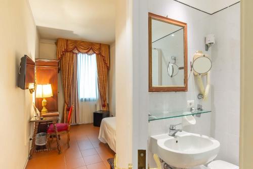 Habitación Individual Estándar del hotel Machiavelli Palace. Foto 6