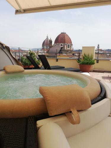 Suite con vistas a la ciudad del hotel Machiavelli Palace. Foto 1