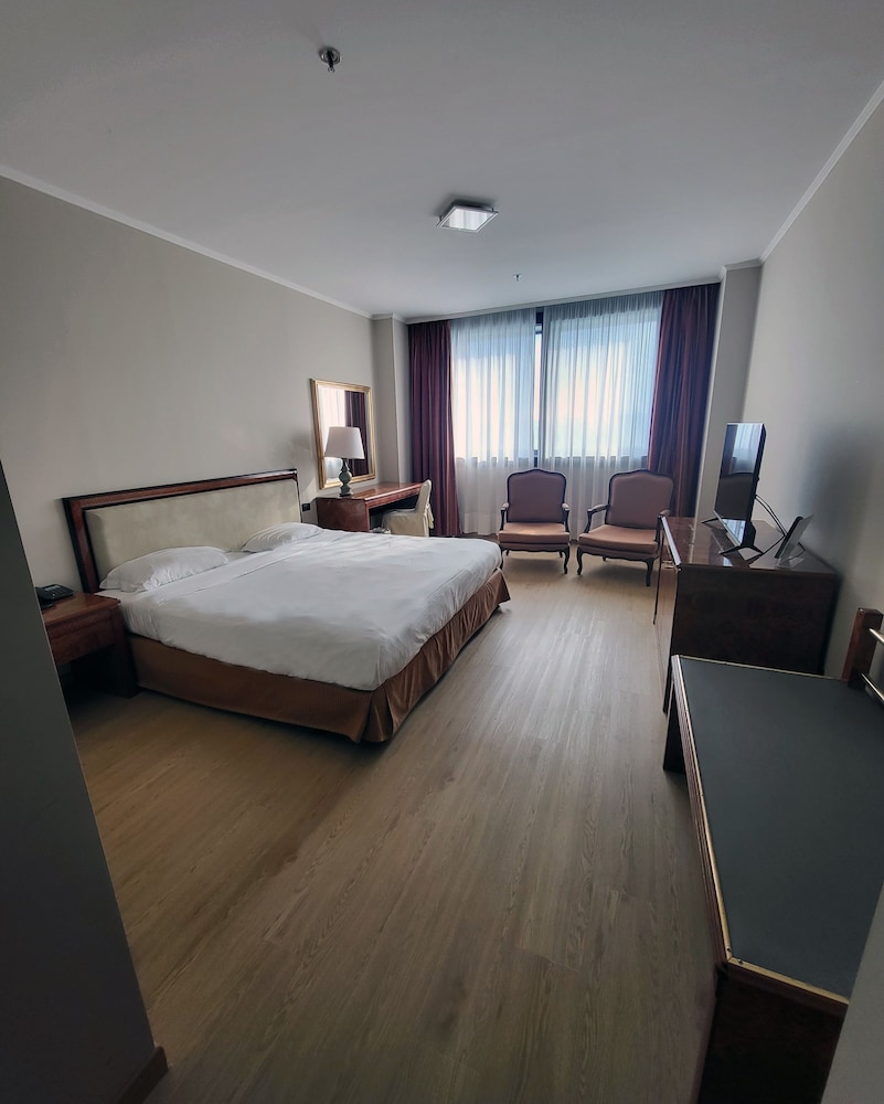 Habitación doble superior, 1 cama de matrimonio grande del hotel Tower Genova Airport and Conference Center
