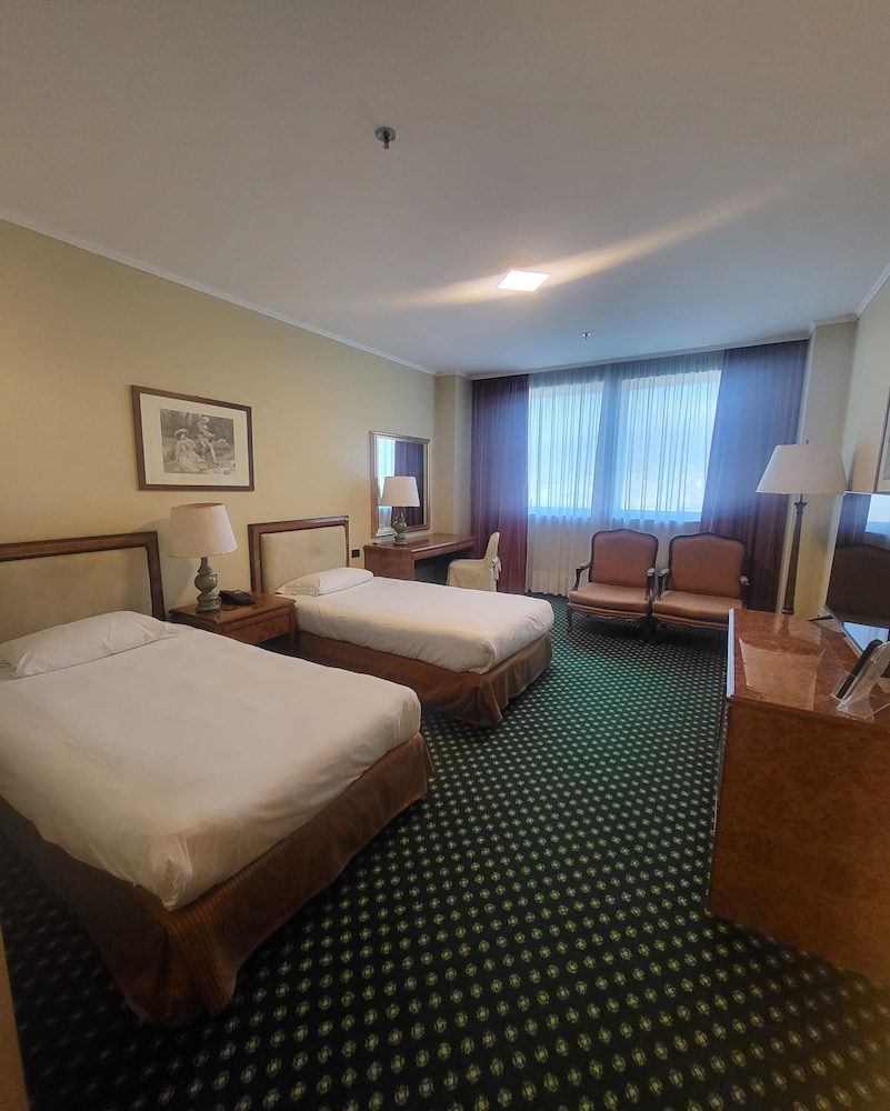 Habitación superior con 2 camas individuales, 2 camas individuales del hotel Tower Genova Airport and Conference Center