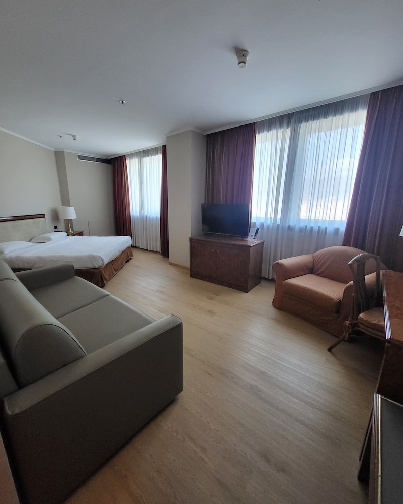 Suite Familiar del hotel Tower Genova Airport and Conference Center