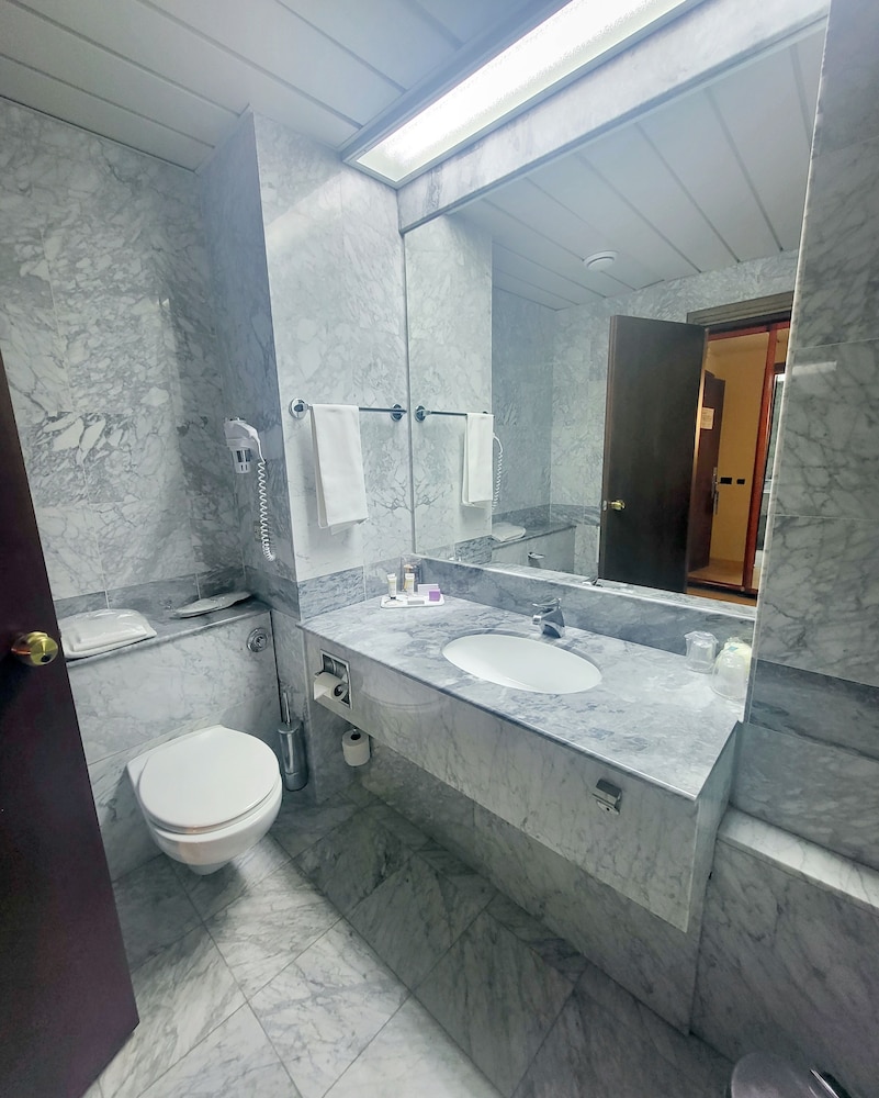 Suite Familiar del hotel Tower Genova Airport and Conference Center. Foto 3